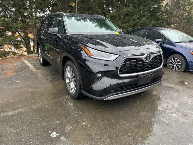 used 2023 Toyota Highlander car, priced at $43,990