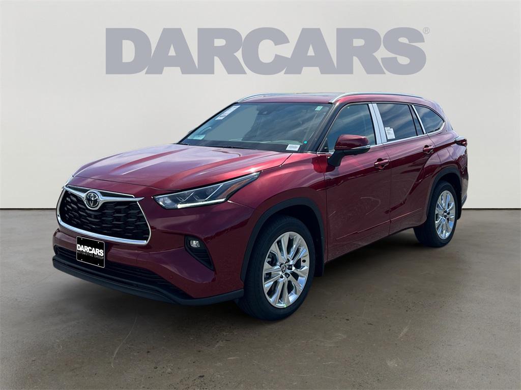 new 2025 Toyota Highlander car, priced at $53,318