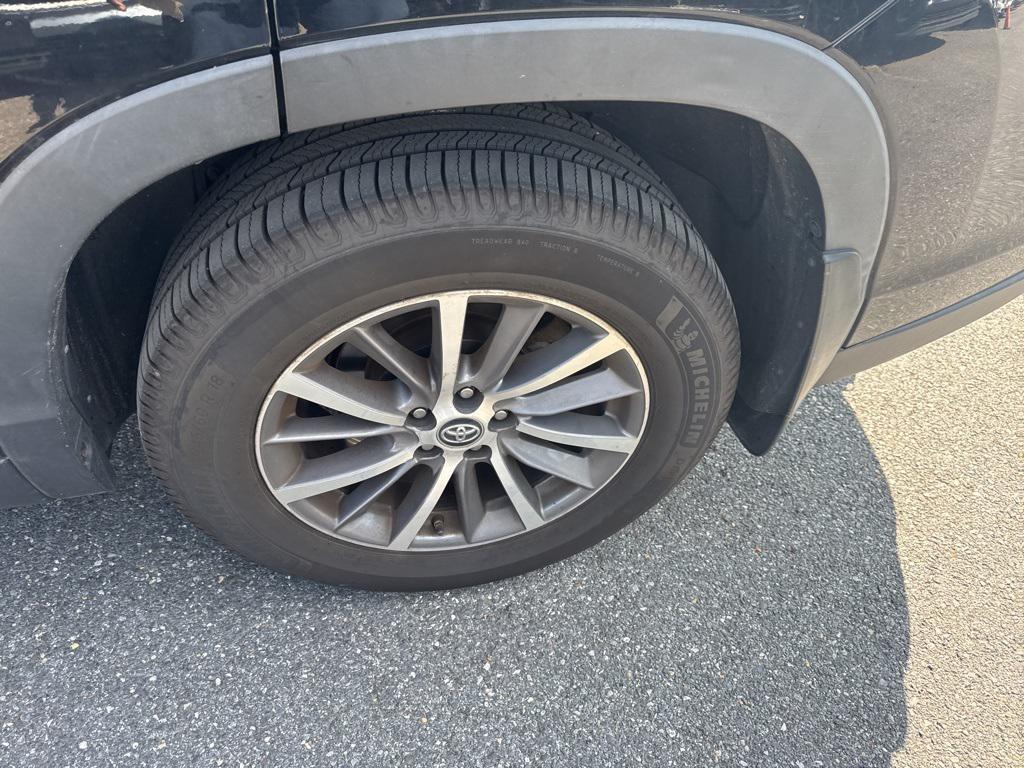 used 2019 Toyota Highlander car, priced at $24,899