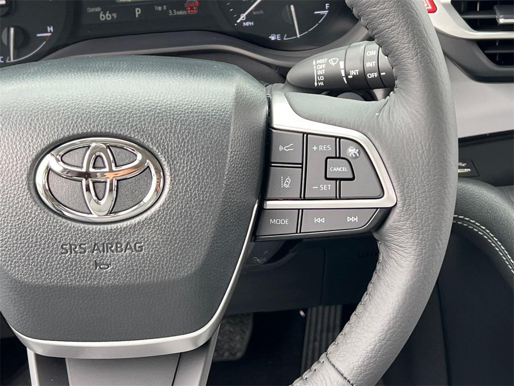 new 2025 Toyota Sienna car, priced at $48,605
