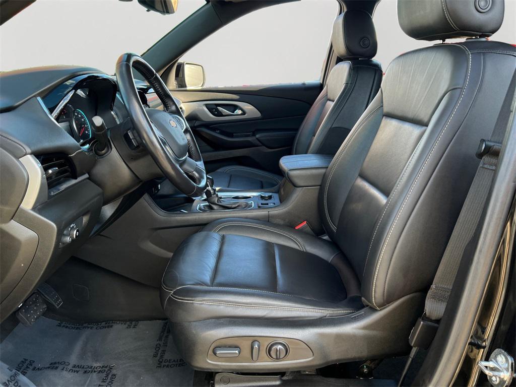 used 2022 Chevrolet Traverse car, priced at $28,139