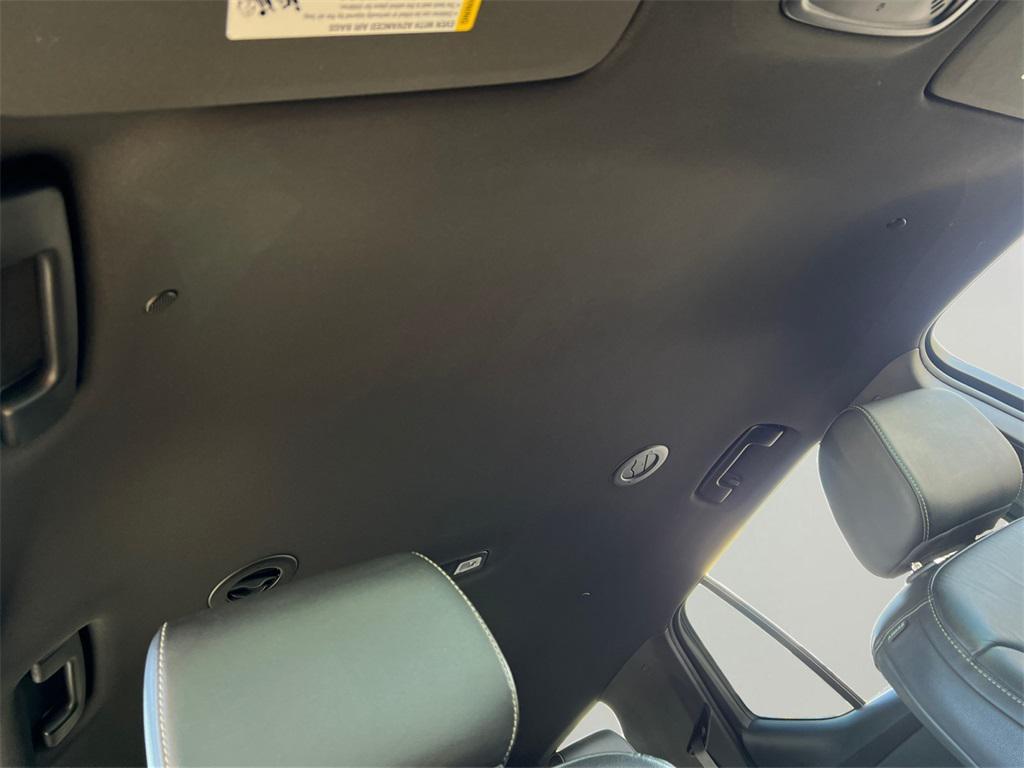 used 2022 Chevrolet Traverse car, priced at $28,139