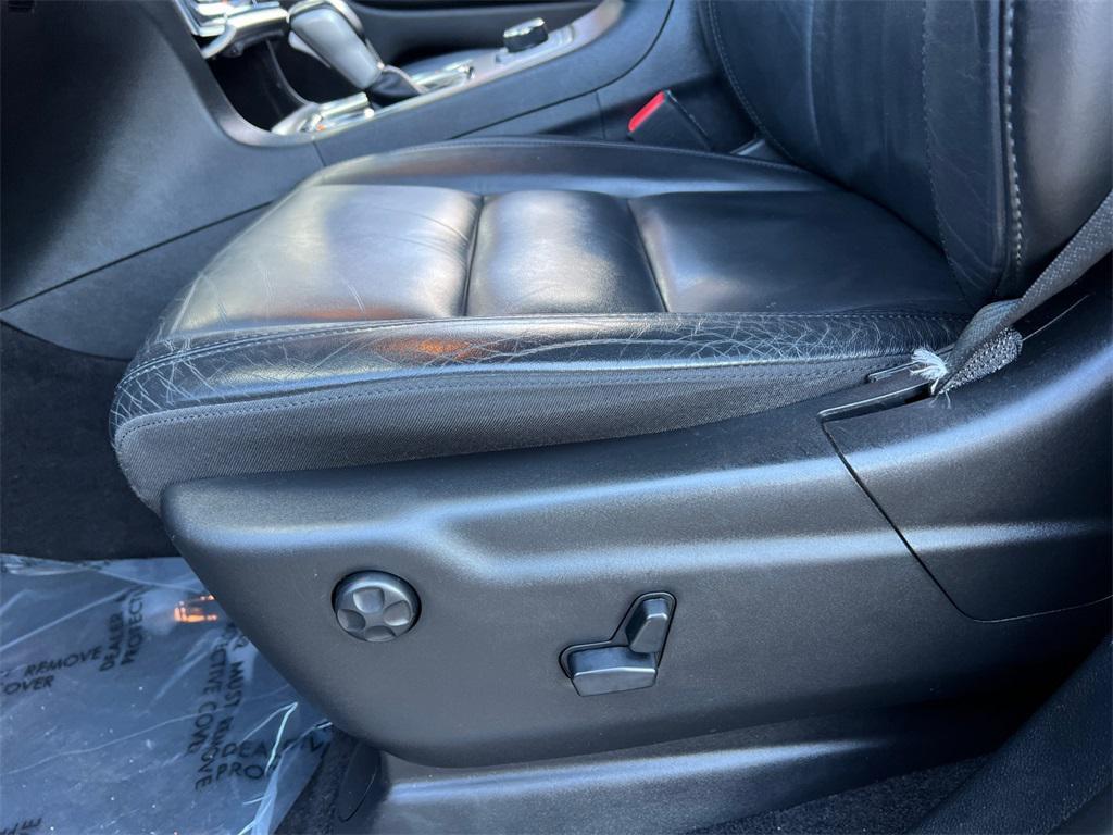 used 2020 Jeep Grand Cherokee car, priced at $23,499