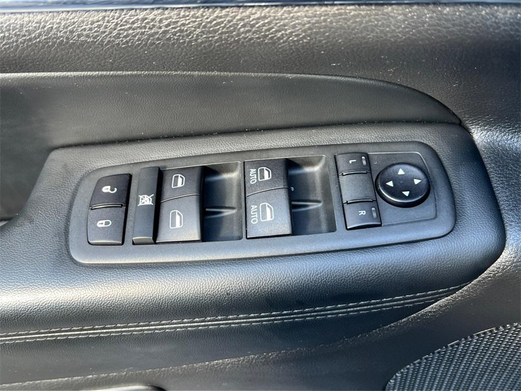 used 2020 Jeep Grand Cherokee car, priced at $23,499