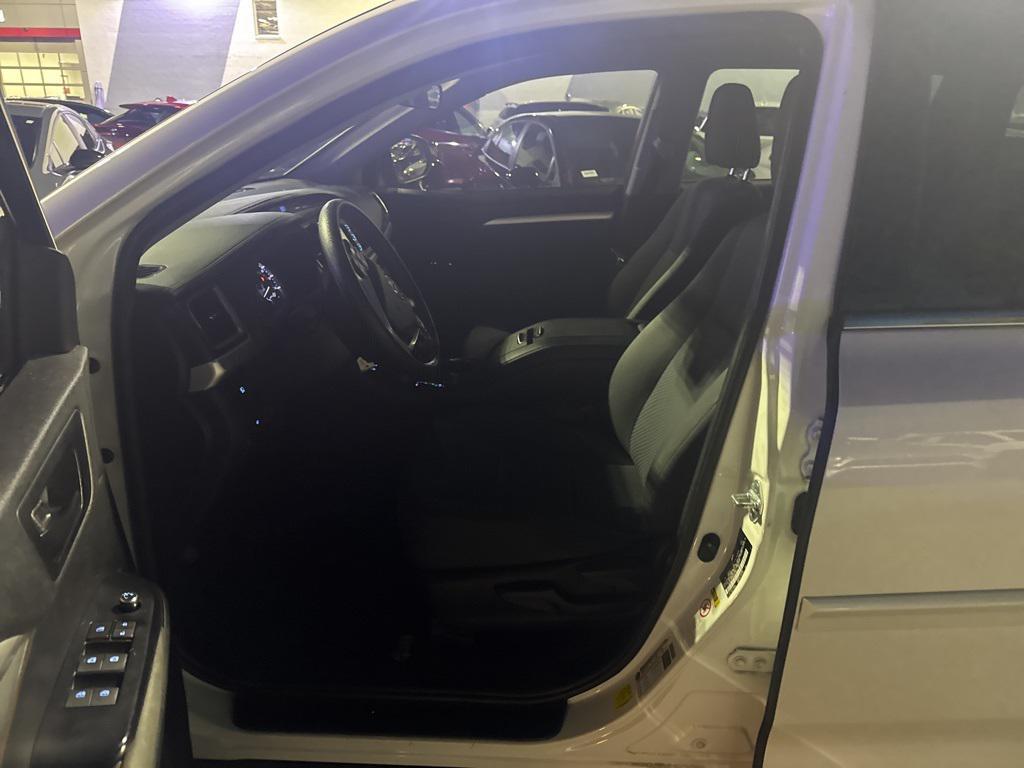 used 2019 Toyota Highlander car, priced at $23,914