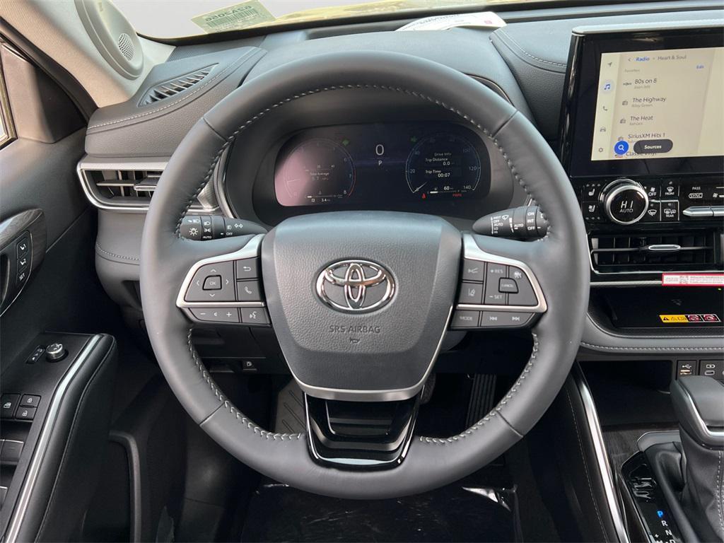 new 2026 Toyota Highlander car, priced at $55,138