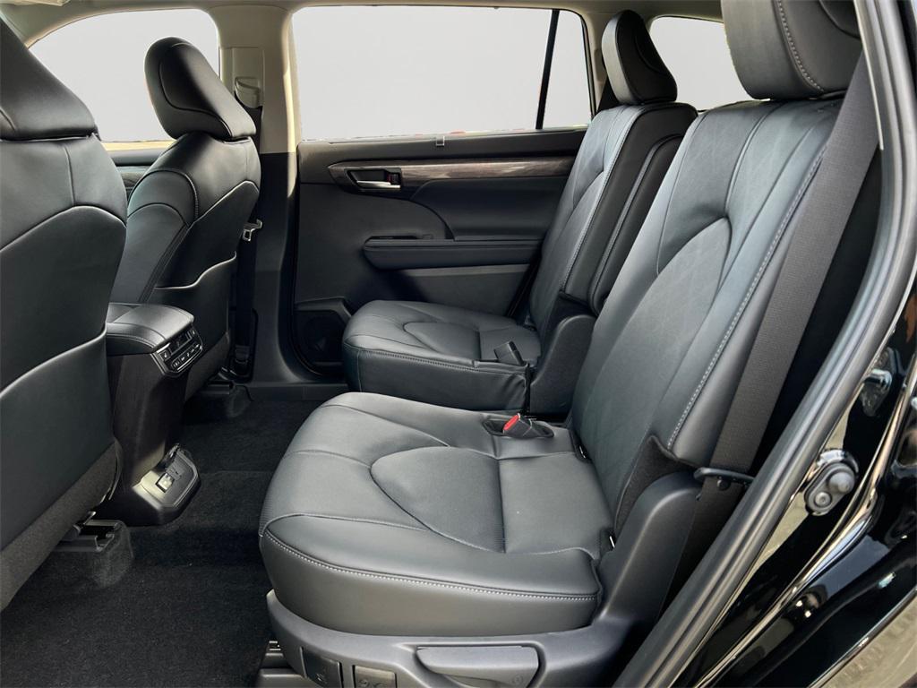 new 2026 Toyota Highlander car, priced at $55,138