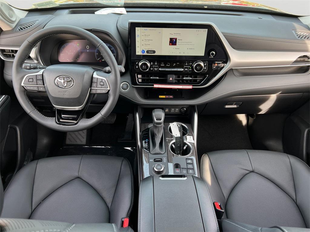 new 2026 Toyota Highlander car, priced at $55,138