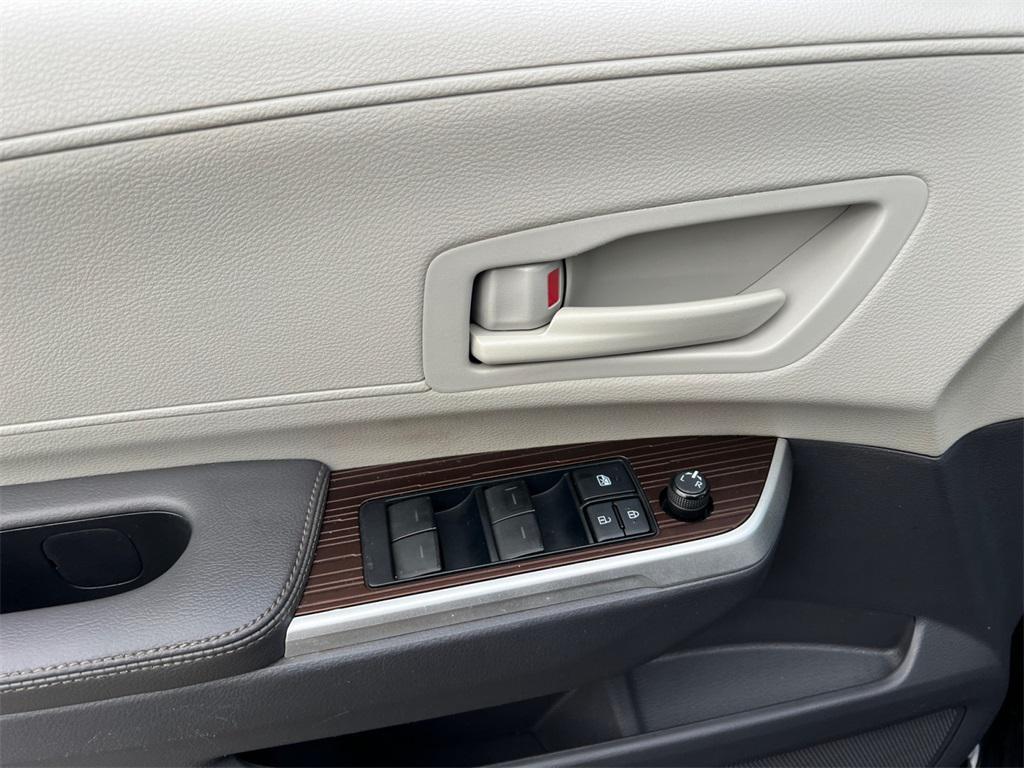 used 2021 Toyota Sienna car, priced at $26,132