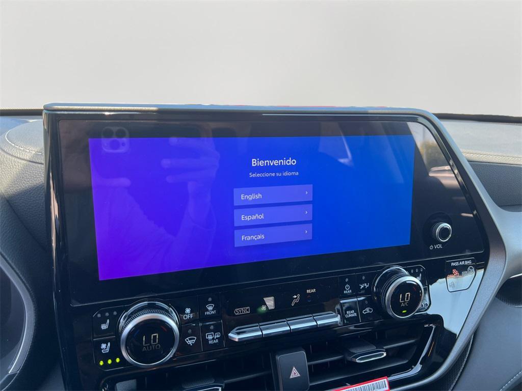 new 2025 Toyota Highlander car, priced at $52,843