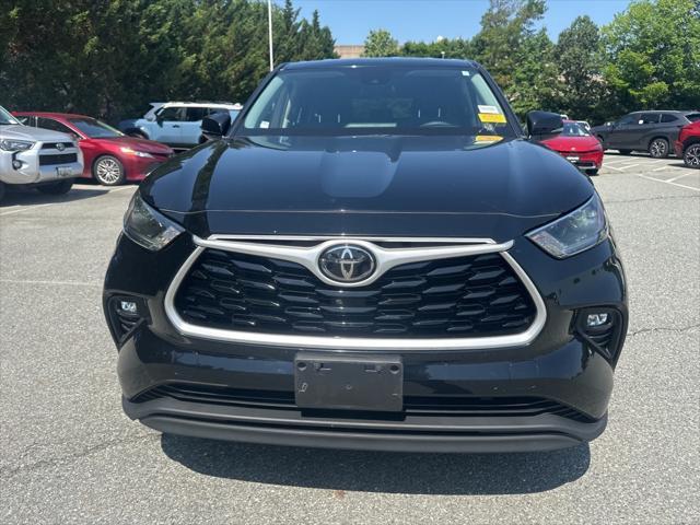 used 2021 Toyota Highlander car, priced at $31,000