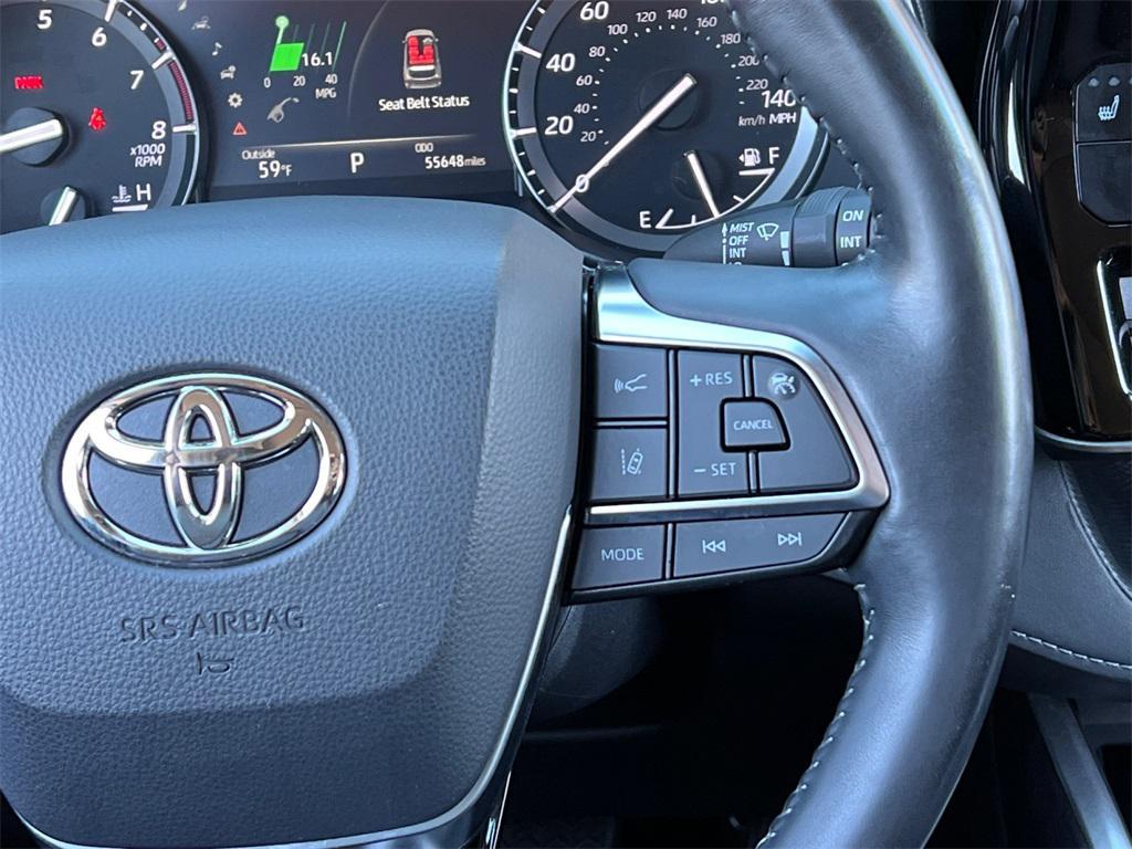 used 2020 Toyota Highlander car, priced at $30,999