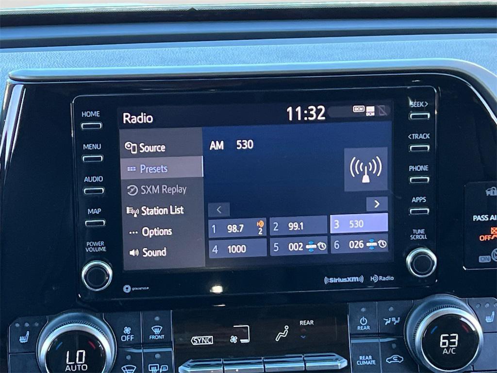 used 2020 Toyota Highlander car, priced at $30,999