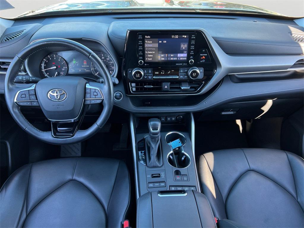 used 2020 Toyota Highlander car, priced at $30,999