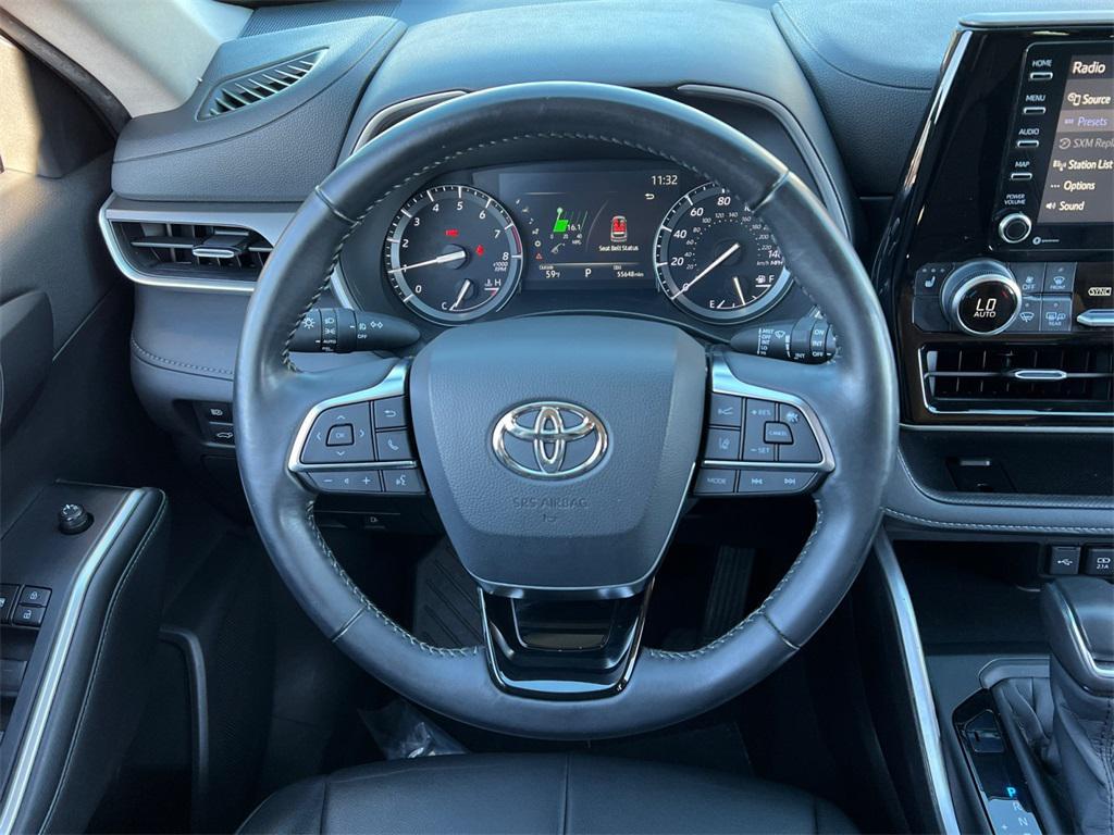 used 2020 Toyota Highlander car, priced at $30,999