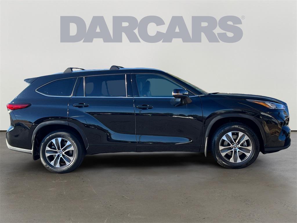 used 2020 Toyota Highlander car, priced at $30,999