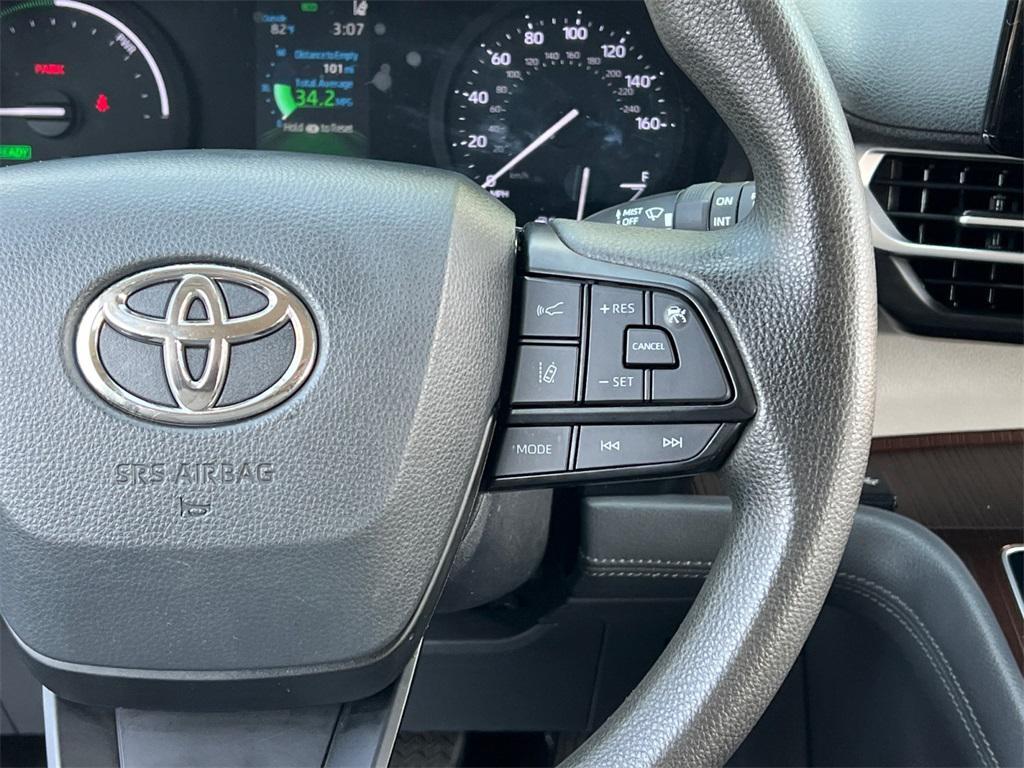 used 2022 Toyota Sienna car, priced at $29,399