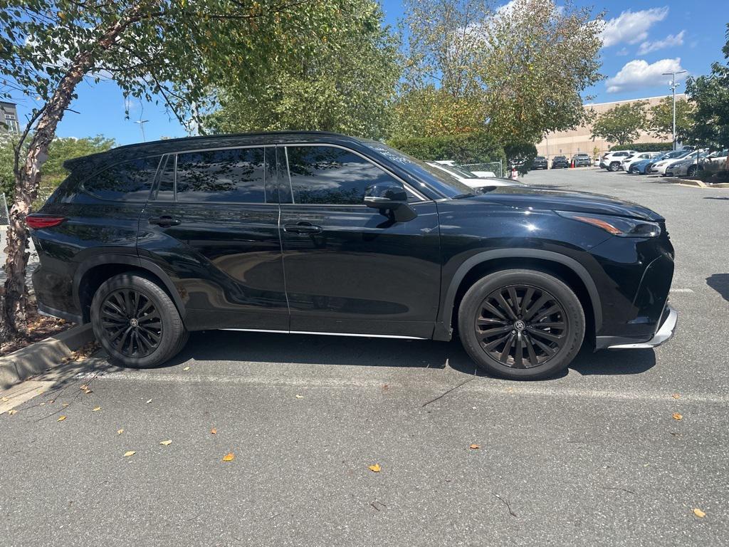 used 2023 Toyota Highlander car, priced at $39,889
