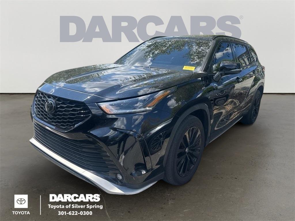 used 2023 Toyota Highlander car, priced at $38,899