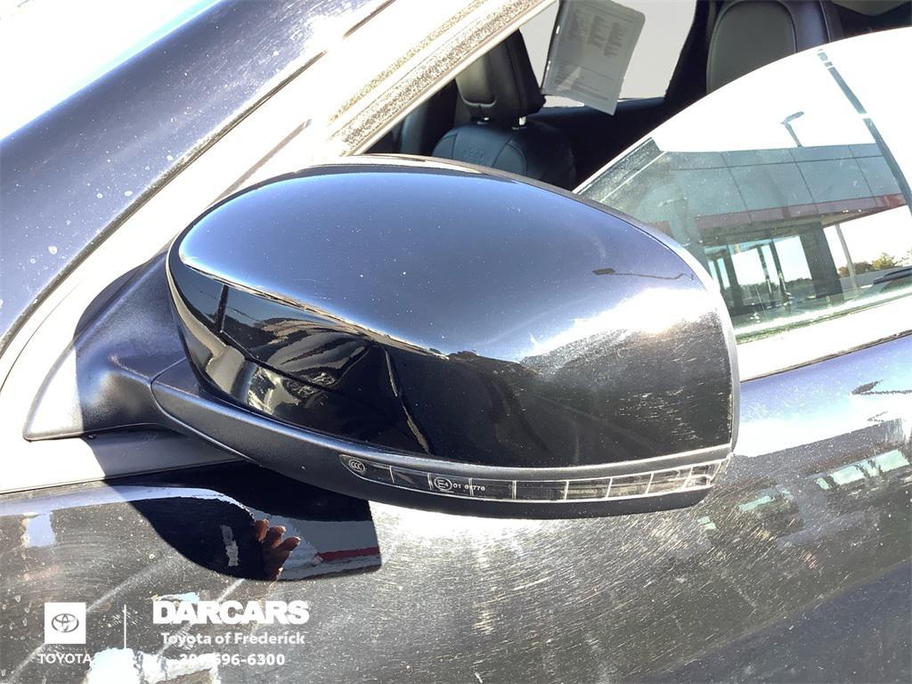 used 2023 Jeep Cherokee car, priced at $23,299