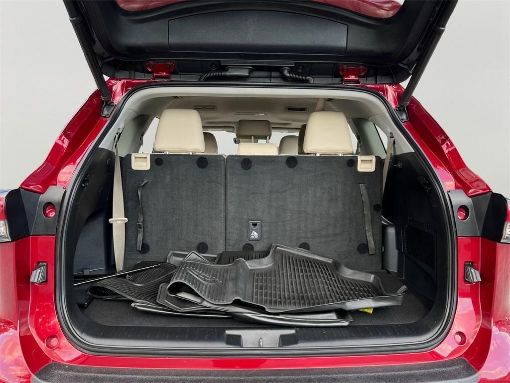 used 2021 Toyota Highlander Hybrid car, priced at $33,499