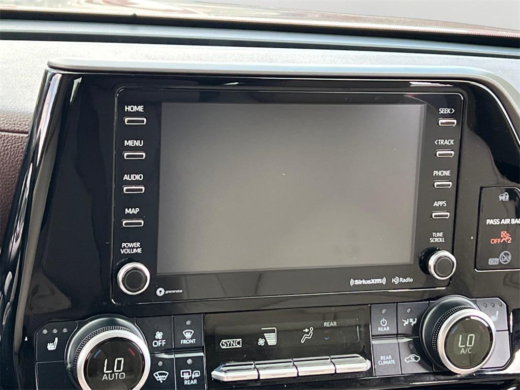 used 2021 Toyota Highlander Hybrid car, priced at $33,499