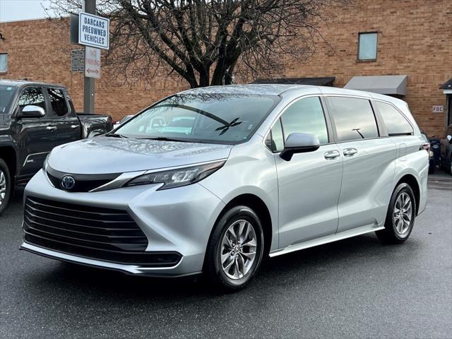 used 2024 Toyota Sienna car, priced at $39,469