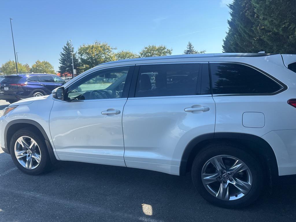 used 2018 Toyota Highlander car, priced at $25,490
