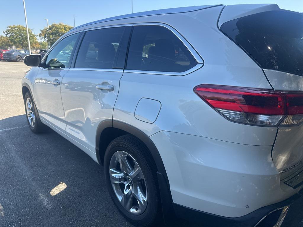 used 2018 Toyota Highlander car, priced at $25,490