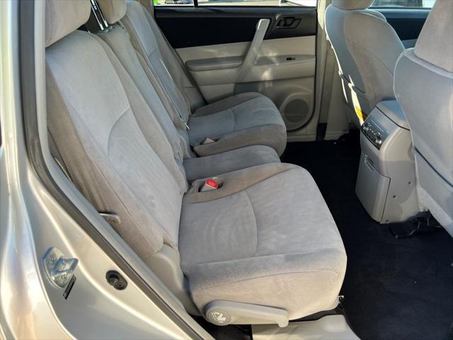 used 2013 Toyota Highlander car, priced at $15,985