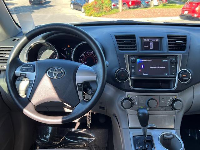 used 2013 Toyota Highlander car, priced at $15,985