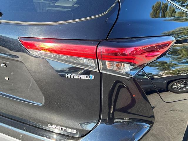 used 2023 Toyota Highlander Hybrid car, priced at $40,789