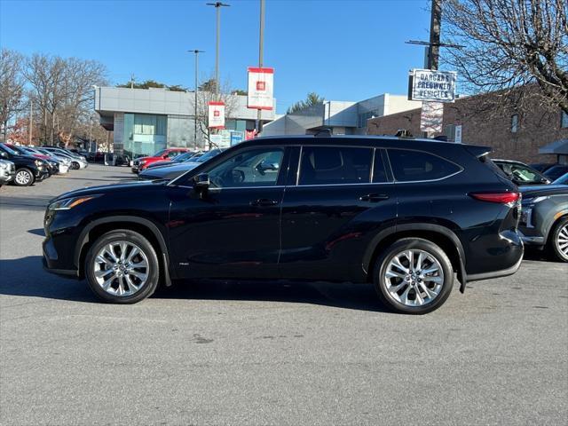 used 2023 Toyota Highlander Hybrid car, priced at $40,789