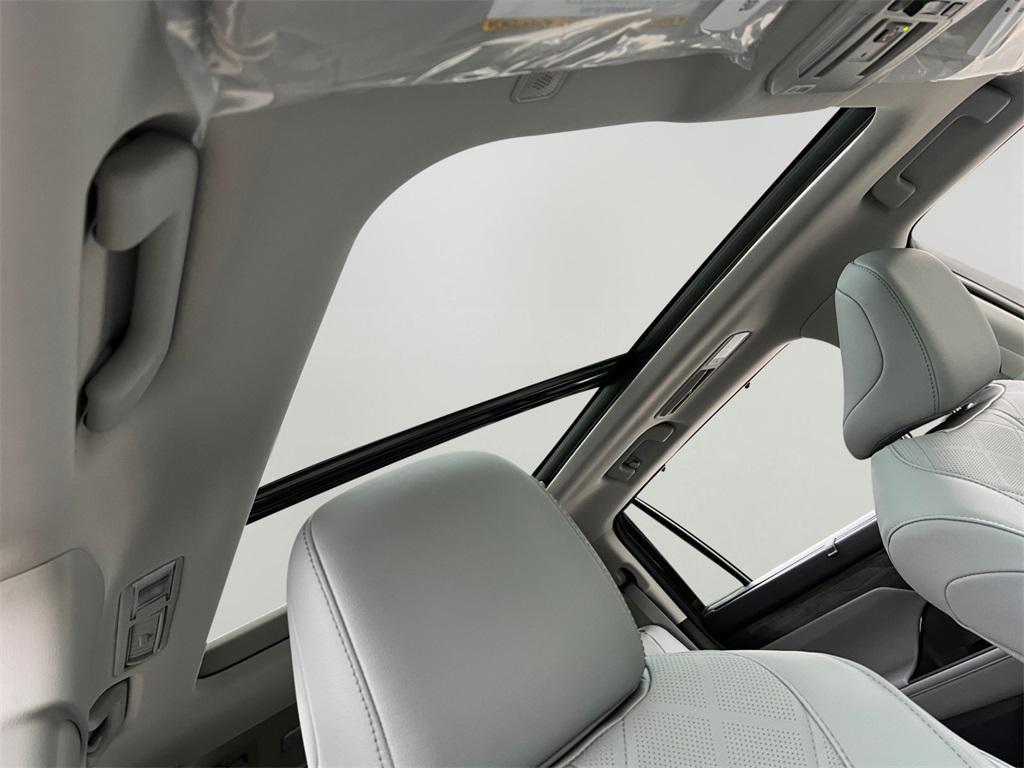 new 2025 Toyota Highlander car, priced at $55,957
