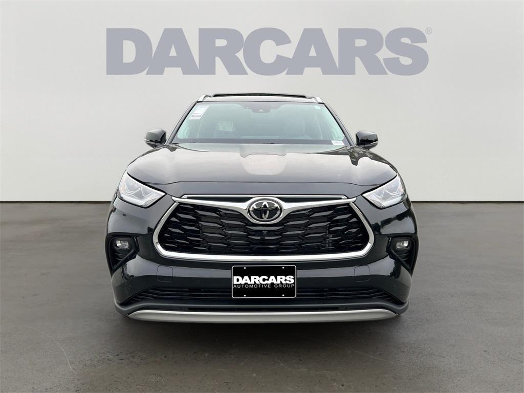 new 2025 Toyota Highlander car, priced at $55,957