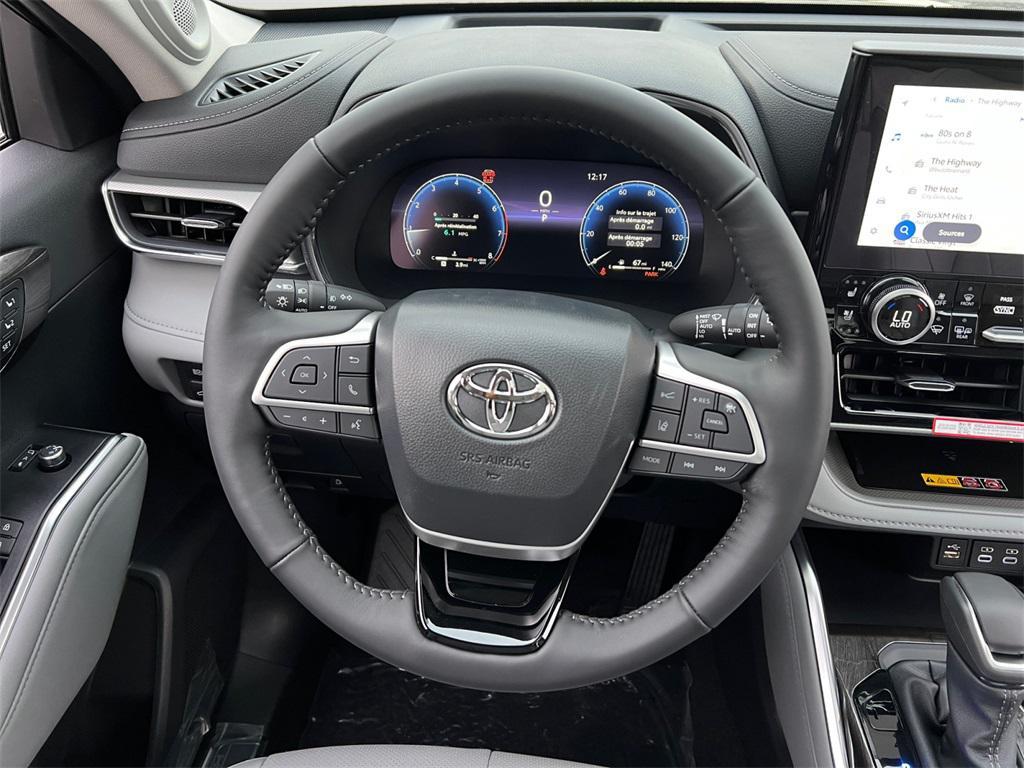 new 2025 Toyota Highlander car, priced at $55,957
