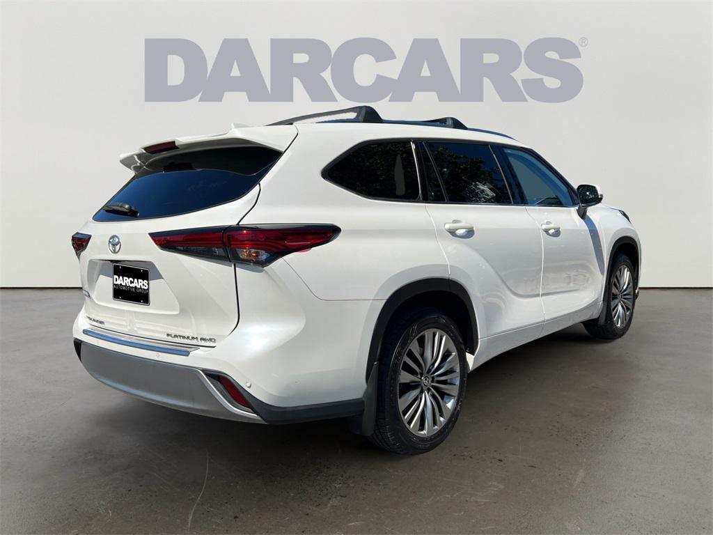 used 2020 Toyota Highlander car, priced at $30,999