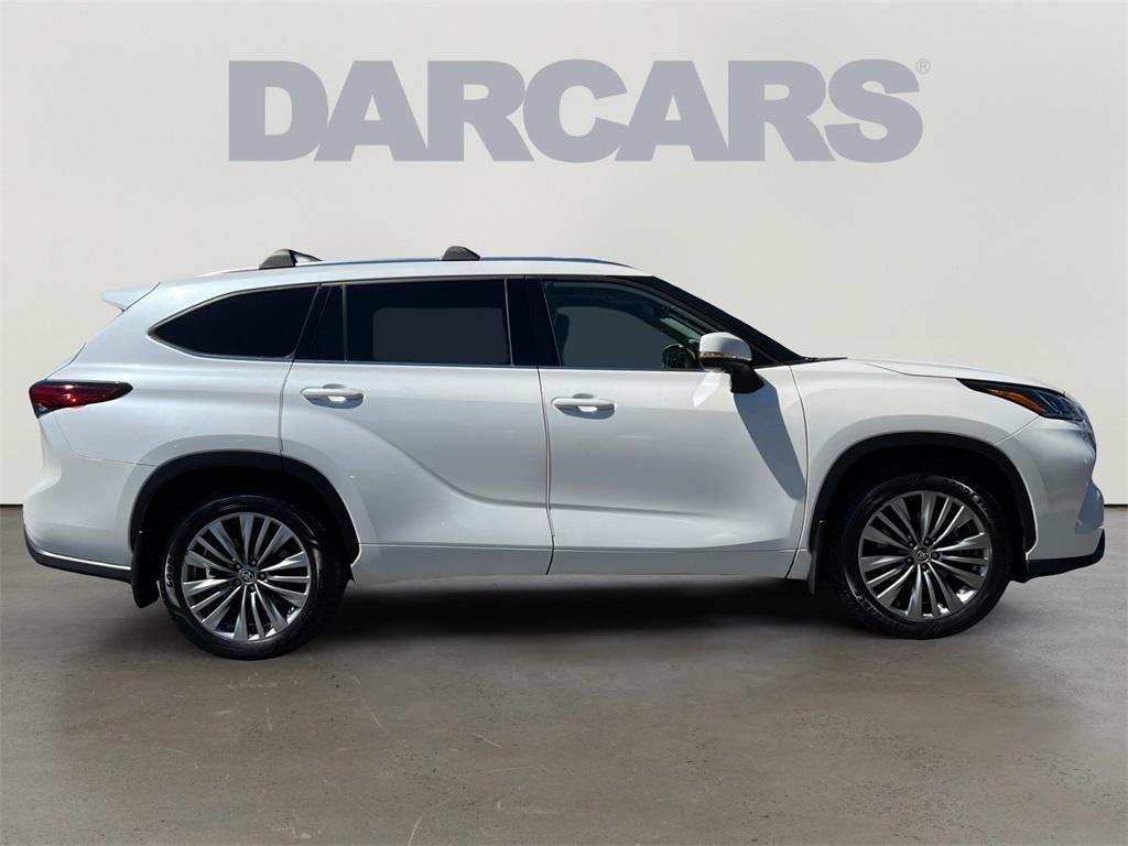 used 2020 Toyota Highlander car, priced at $30,999