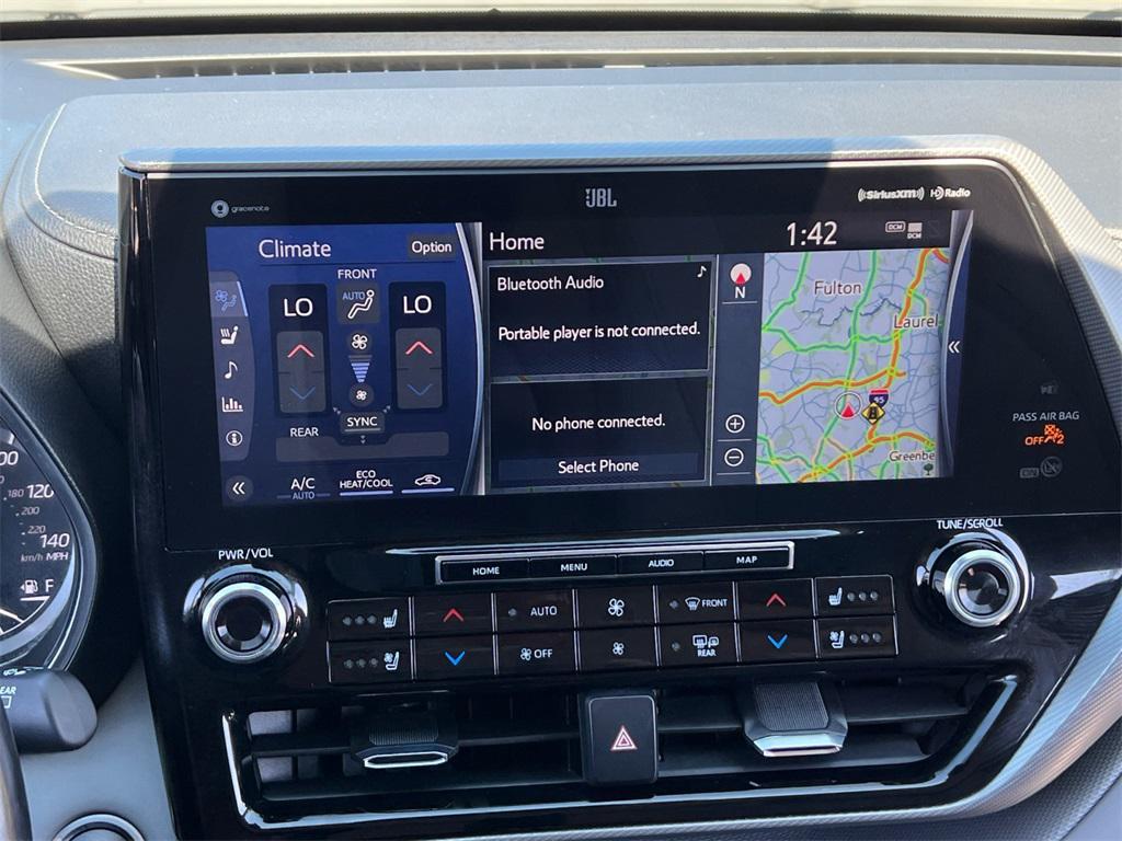 used 2020 Toyota Highlander car, priced at $30,999