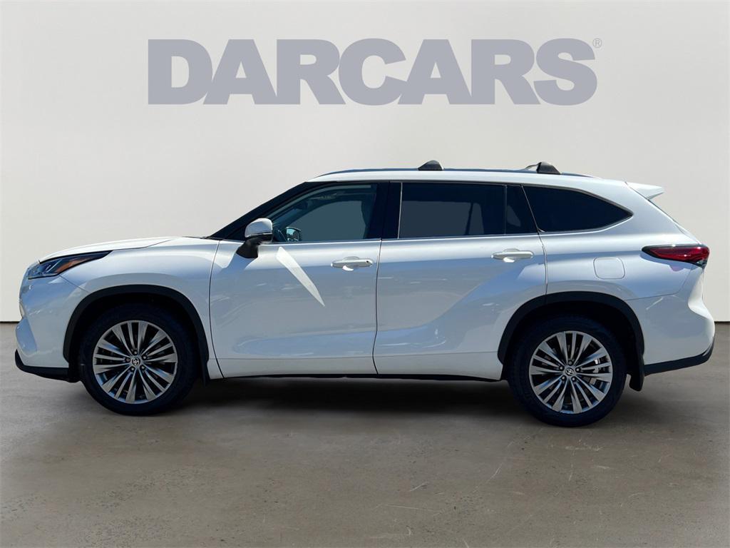used 2020 Toyota Highlander car, priced at $30,999