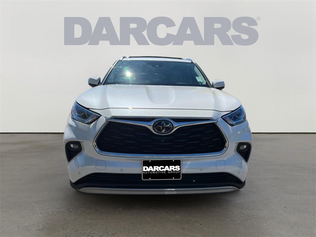 used 2020 Toyota Highlander car, priced at $30,999