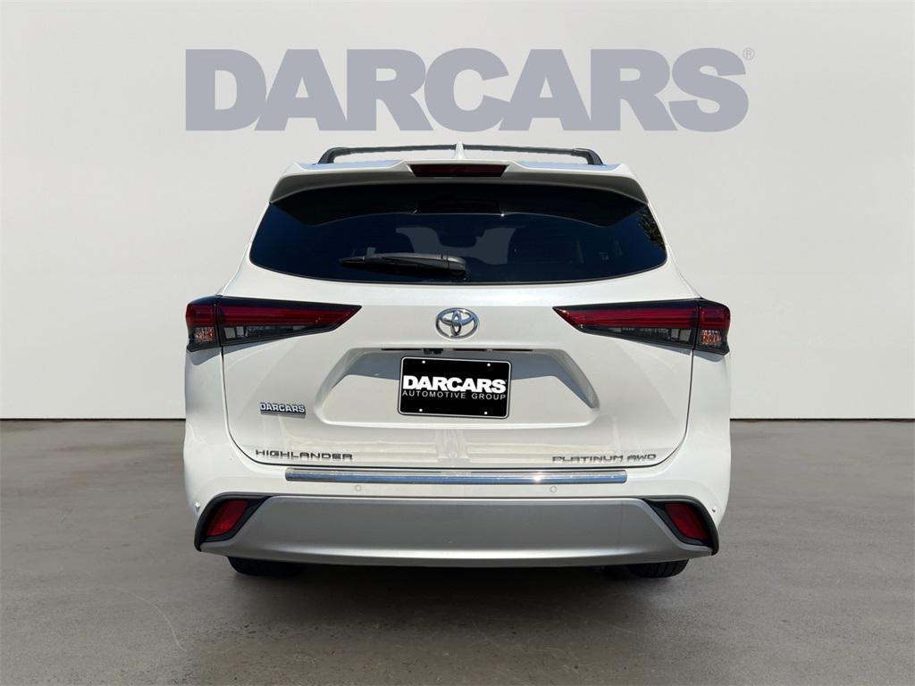 used 2020 Toyota Highlander car, priced at $30,999
