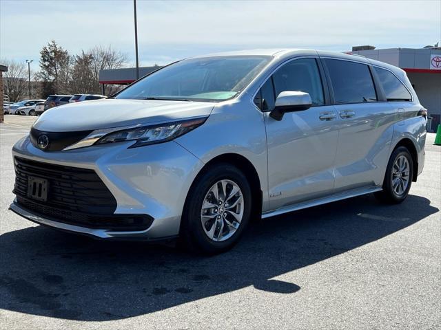 used 2021 Toyota Sienna car, priced at $31,332