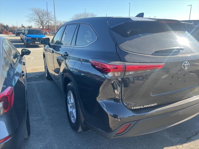 used 2022 Toyota Highlander car, priced at $32,000