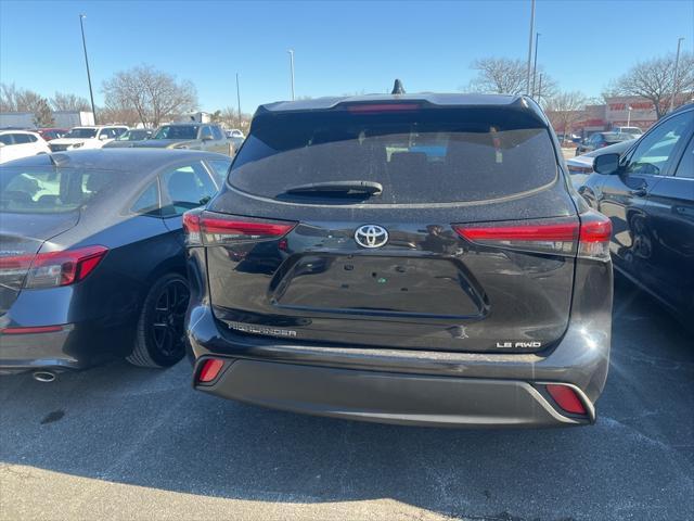 used 2022 Toyota Highlander car, priced at $32,000