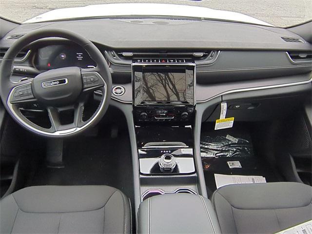 new 2025 Jeep Grand Cherokee car, priced at $38,347