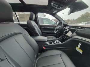 new 2025 Jeep Grand Cherokee car, priced at $52,091