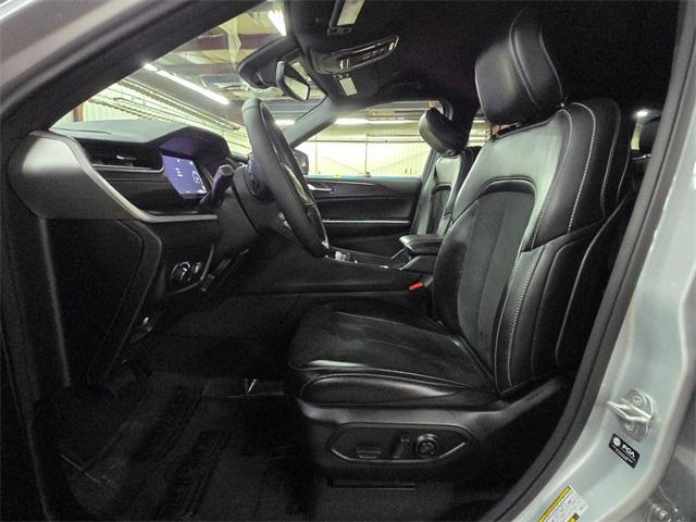 used 2024 Jeep Grand Cherokee car, priced at $37,000