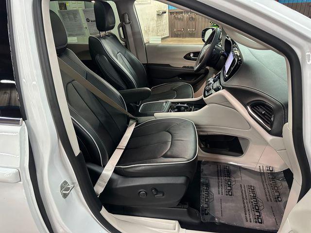 used 2023 Chrysler Pacifica Hybrid car, priced at $29,580