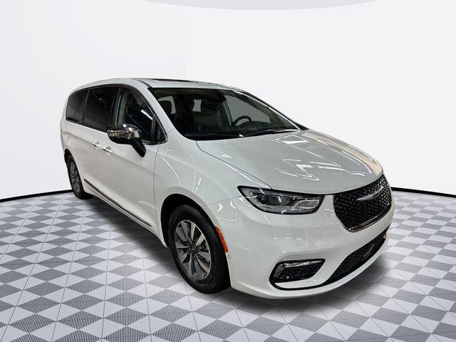 used 2023 Chrysler Pacifica Hybrid car, priced at $29,580